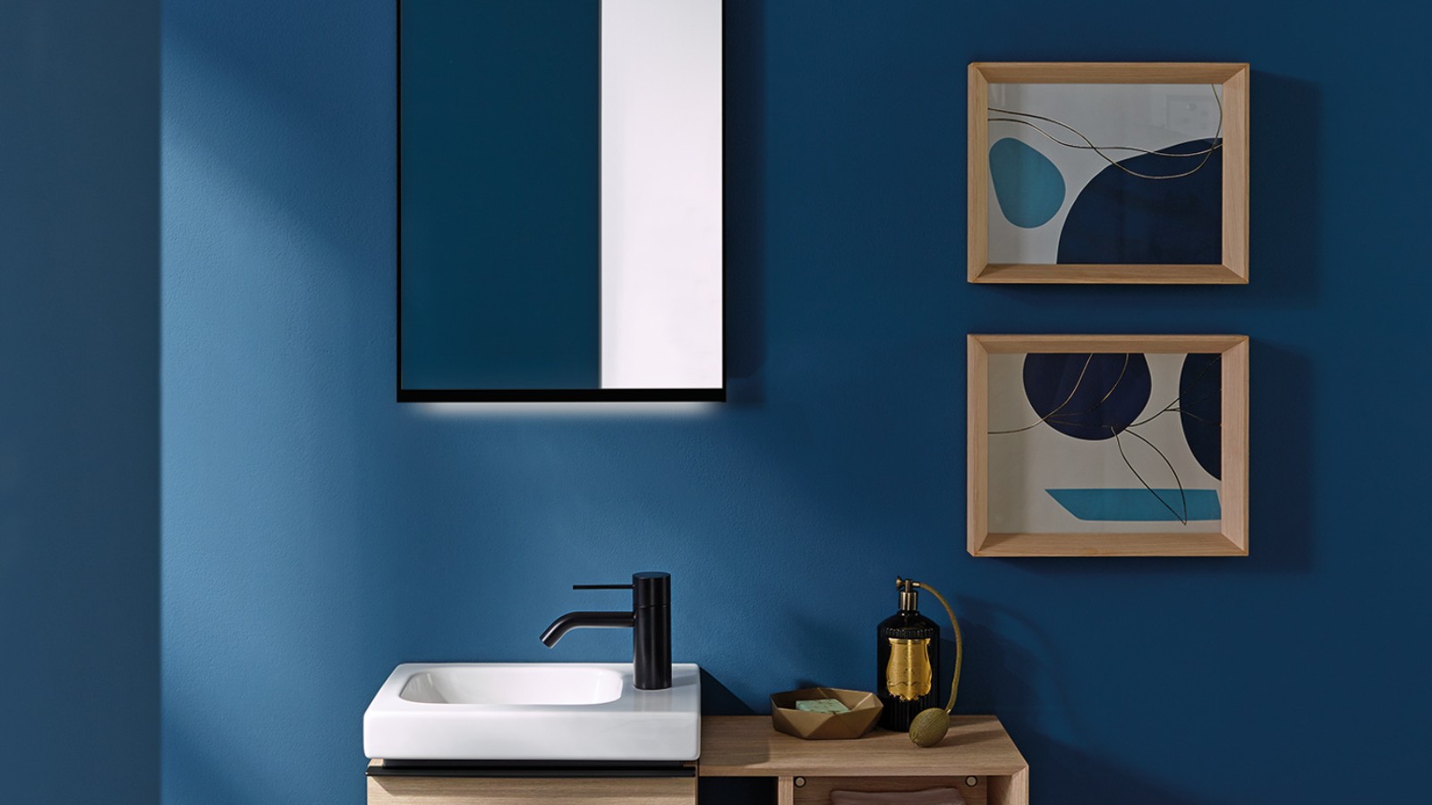 V malých koupelnách je obzvlášť důležité dbát na zachování prostoru pro volný pohyb