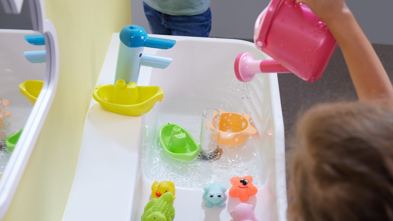 Hrací a mycí plocha Geberit Bambini s umyvadlem Hrací a mycí plocha Geberit Bambini s umyvadlem