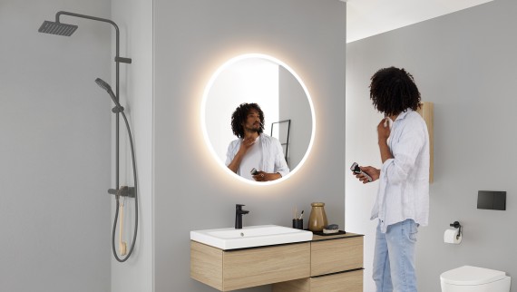 Geberit Option kulaté zrcadlo s nábytkem a keramikou koupelnové série Geberit iCon