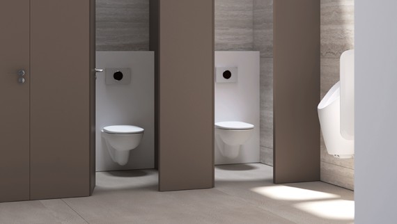 Veřejné toalety se splachovacími nádržkami, ovládáním splachování a pisoáry Geberit