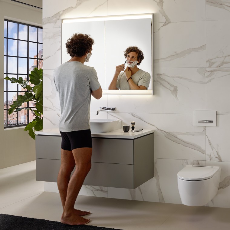 Neoslňující světlo pro běžné činnosti v koupelně.