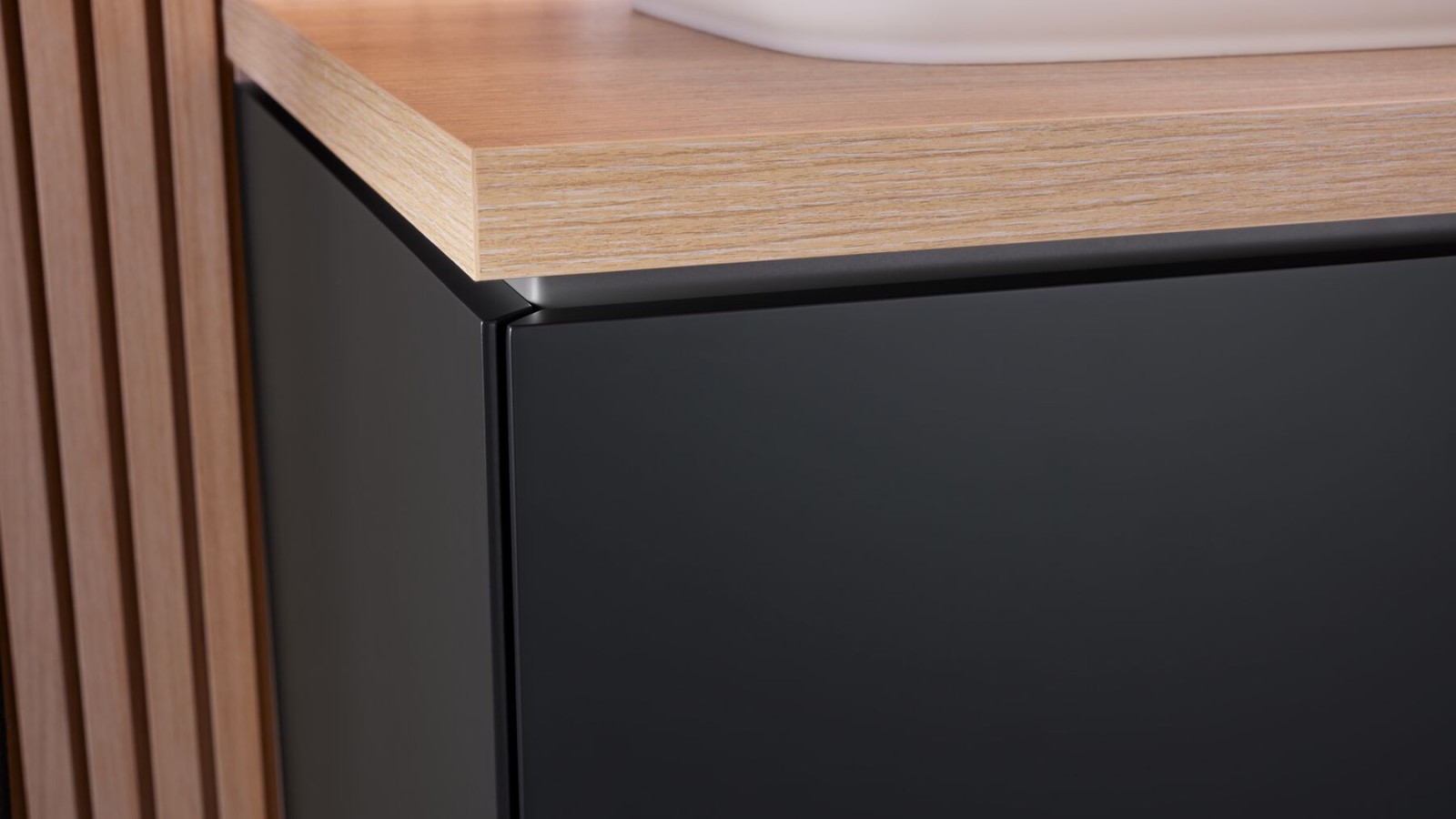 Skříňka Geberit ONE v černé matné barvě Skříňka Geberit ONE v černé matné barvě