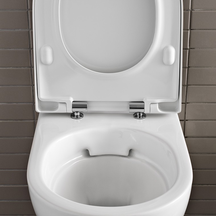 WC mísa Rimfree nemá splachovací okraj, pod kterým by se mohly usazovat nečistoty. (© Geberit) WC mísa Rimfree nemá splachovací okraj, pod kterým by se mohly usazovat nečistoty. (© Geberit)