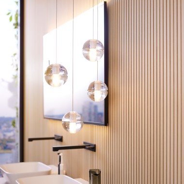 Osvětlení se počítá: V minimalistické koupelně vytváří atmosféru pohody. (© Geberit)