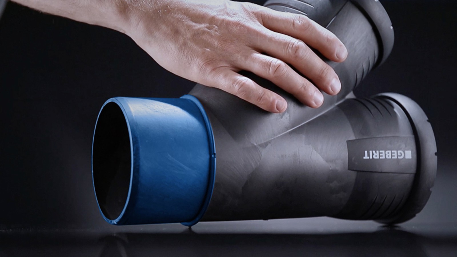 U systému Geberit Silent-Pro chrání vyvýšený dorazový kroužek těsnicí plochu před poškrábáním.