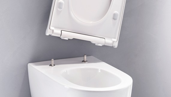 snadné odejmutí sedátka z WC Geberit ONE