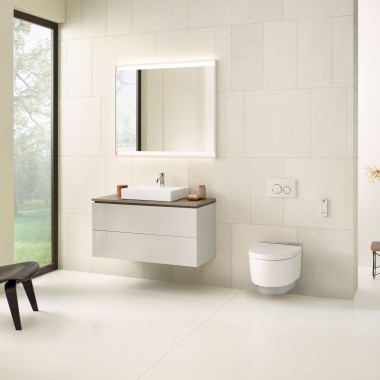 Bílá sanitární keramika a koupelnový nábytek jsou nadčasové a lze je dobře kombinovat s jakoukoli barvou.