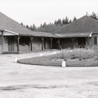 Uprchlický tábor se stává místem setkání a vzpomínek. (© Blåvandshuk Local History Archive)