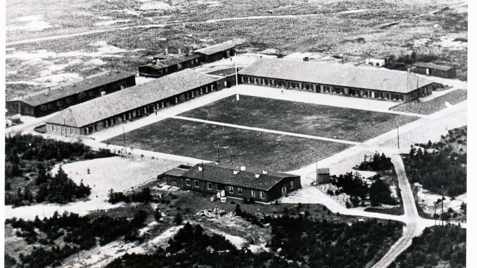 V roce 1945 byl v Oksbølu založen největší dánský uprchlický tábor (© Blåvandshuk Local History Archive) V roce 1945 byl v Oksbølu založen největší dánský uprchlický tábor (© Blåvandshuk Local History Archive)