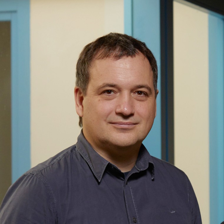 Navrhl jednu z prvních udržitelných kancelářských budov ve Slovinsku: architekt Boris Bezan. (© BAX studio) Navrhl jednu z prvních udržitelných kancelářských budov ve Slovinsku: architekt Boris Bezan. (© BAX studio)