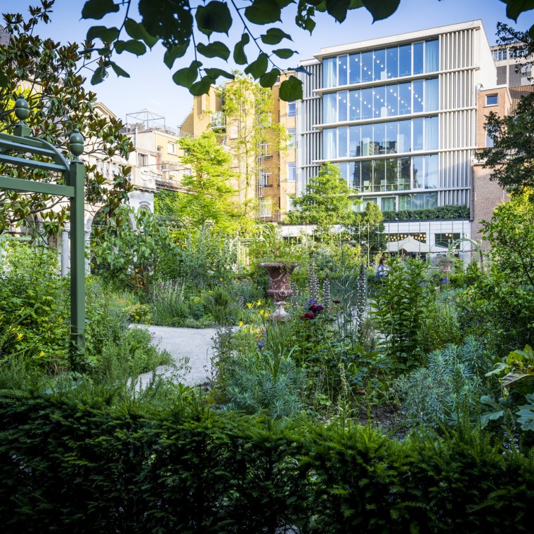 Skromná, ale působivá: nová vstupní budova Ruben House. (© Frederik Beyens)