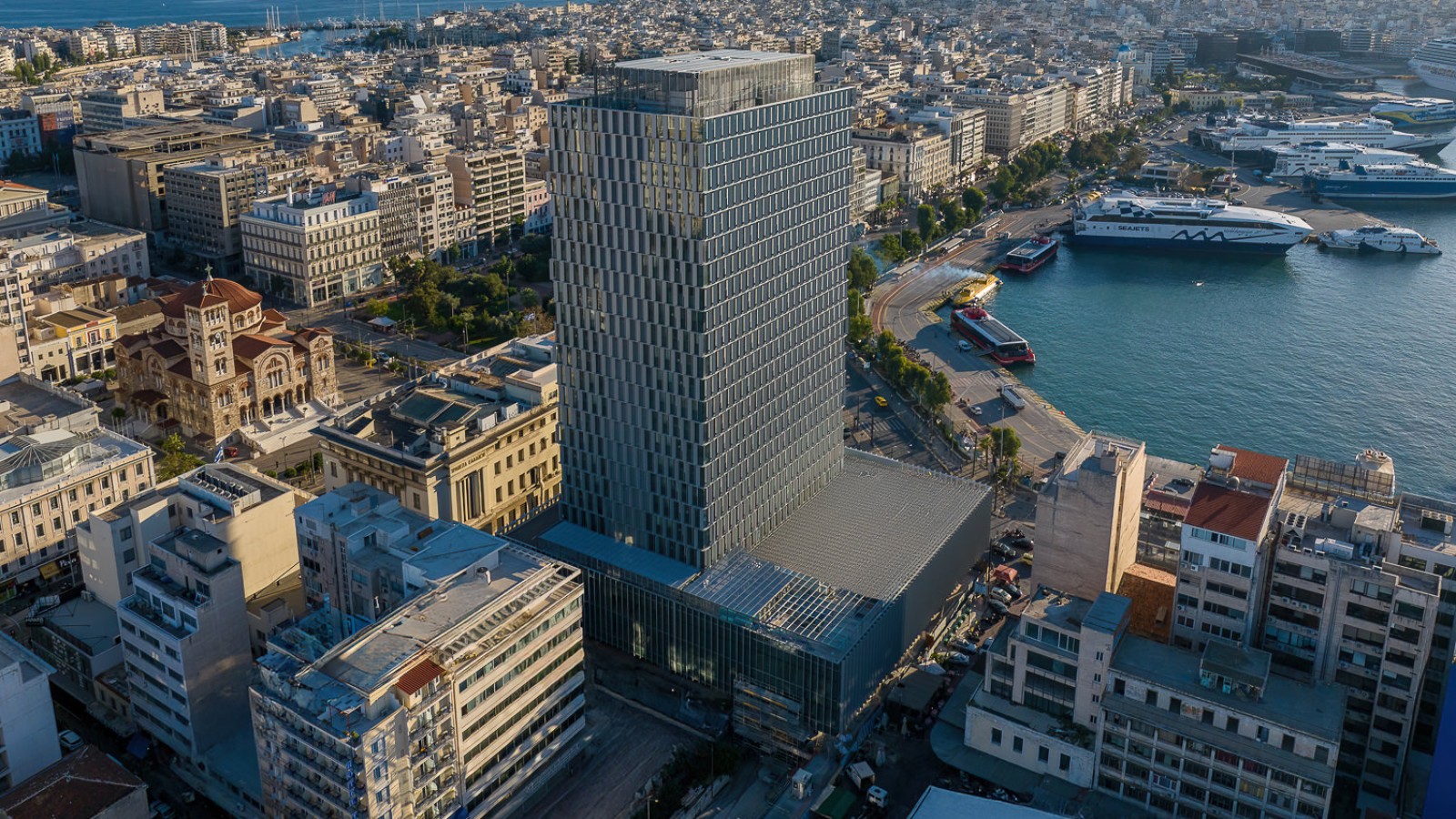 Nová tvář starého giganta (© George Fakaros)