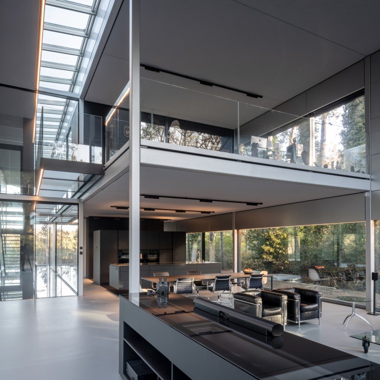 Budova je téměř zcela demontovatelná a znovu použitelná. (© Lucas van der Wee)