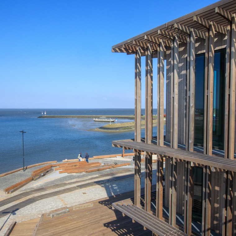 Dánská hvězdná architektka Dorte Mandrup navrhla novou budovu tak, aby odolávala drsným klimatickým podmínkám (© Tjeerd Visser)