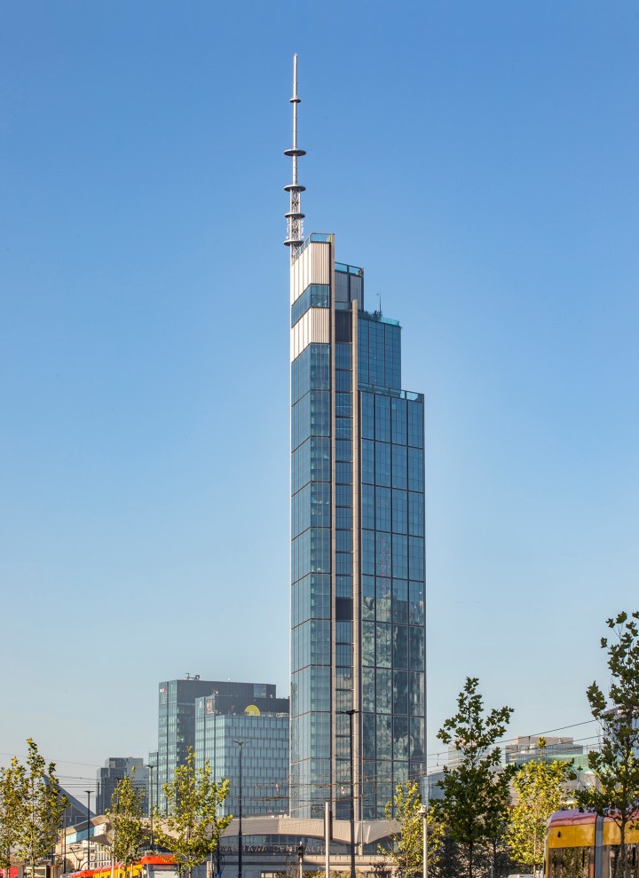 Varso Tower je nejvyšší mrakodrap v Evropské unii (© Aaron Hargreaves/Foster + Partners)