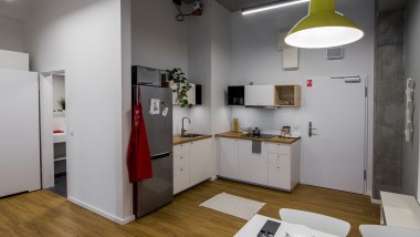 LivinnX nabízí bytové jednotky pro jednotlivce, ale také sdílené byty až pro čtyři osoby. (© Jaroslaw Kakal/Geberit)