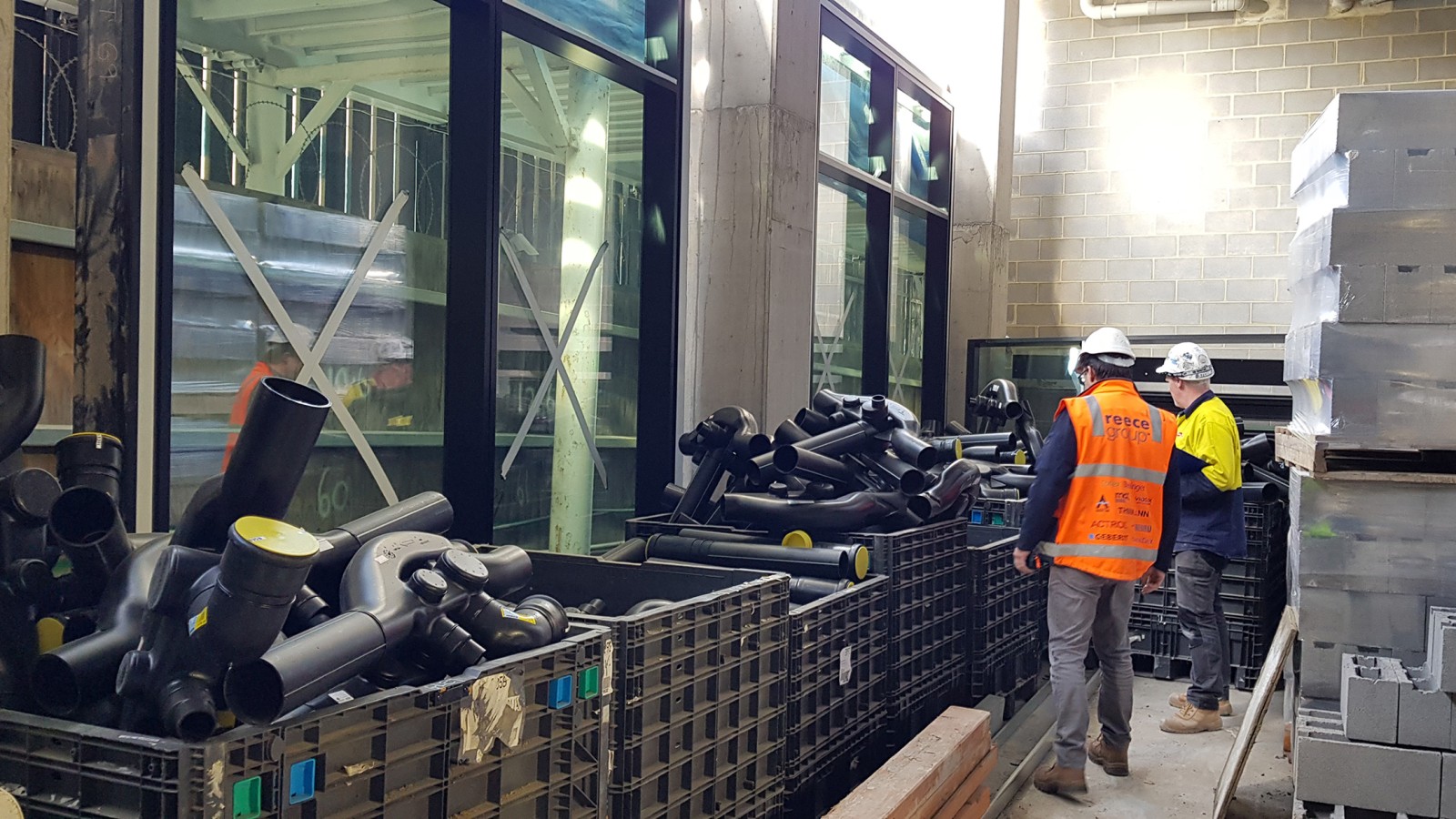 Geberit SuperTube pro zásobování drenážní vodou (© Peter Casamento, Marc Williams) Geberit SuperTube pro zásobování drenážní vodou (© Peter Casamento, Marc Williams)