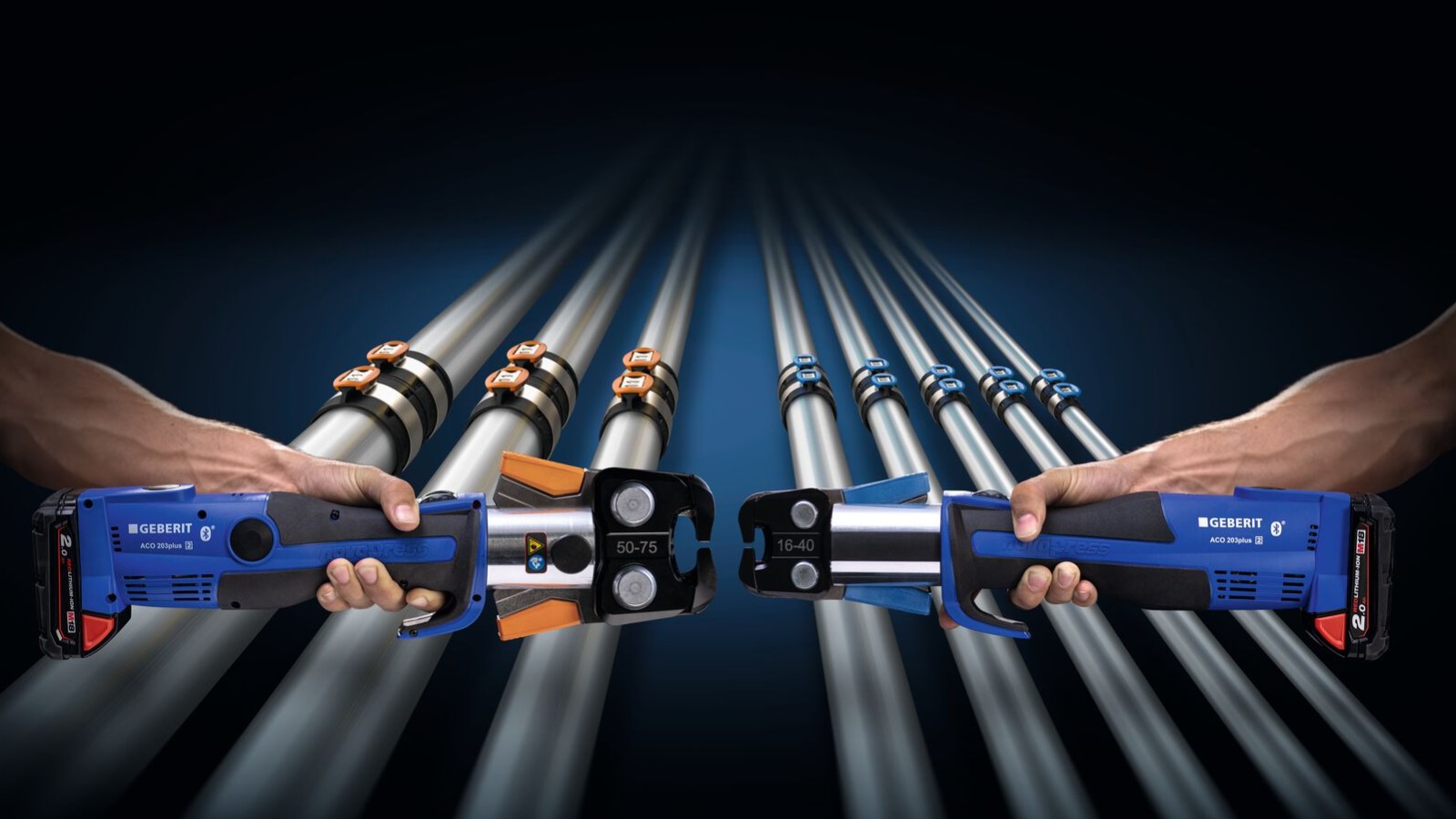 Záměna dvou lisovacích čelistí je vysoce nepravděpodobná díky výraznému oranžovému a modrému zbarvení.