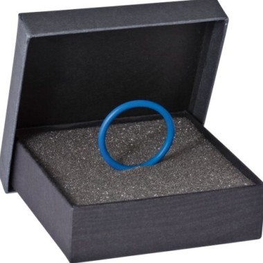 Modrý těsnící kroužek v krabici