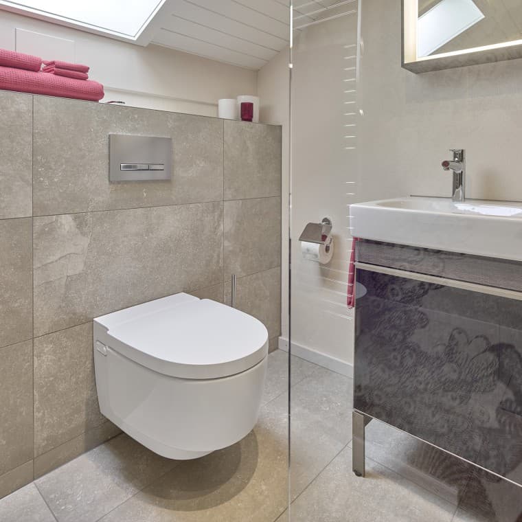 Geberit AquaClean Mera sprchovací WC Geberit AquaClean Mera sprchovací WC