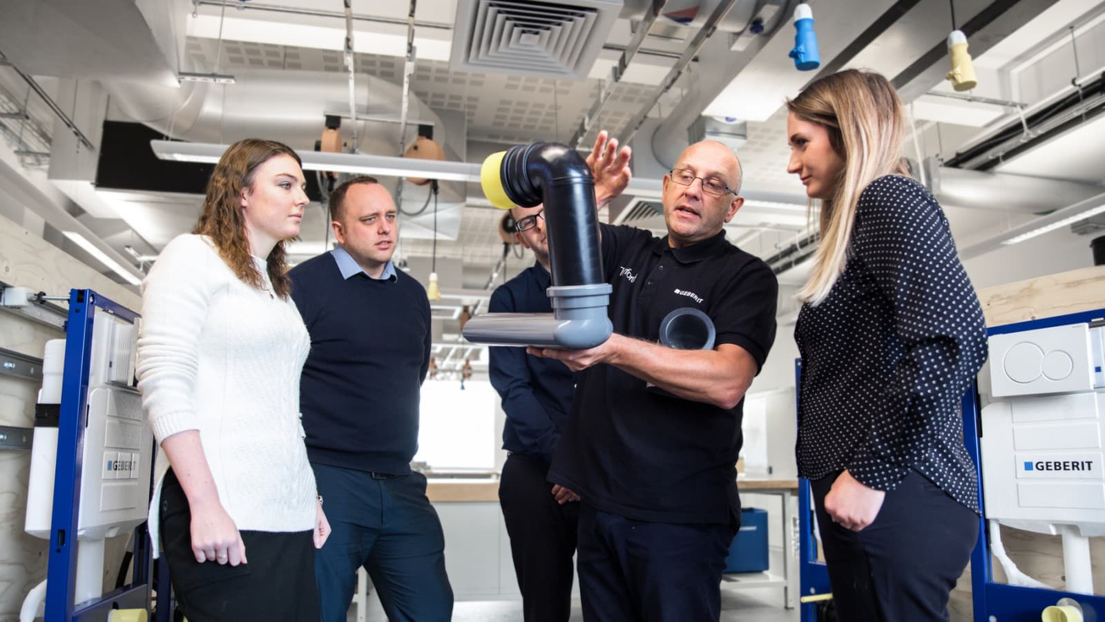 Školení o potrubních systémech ve společnosti Geberit Školení o potrubních systémech ve společnosti Geberit