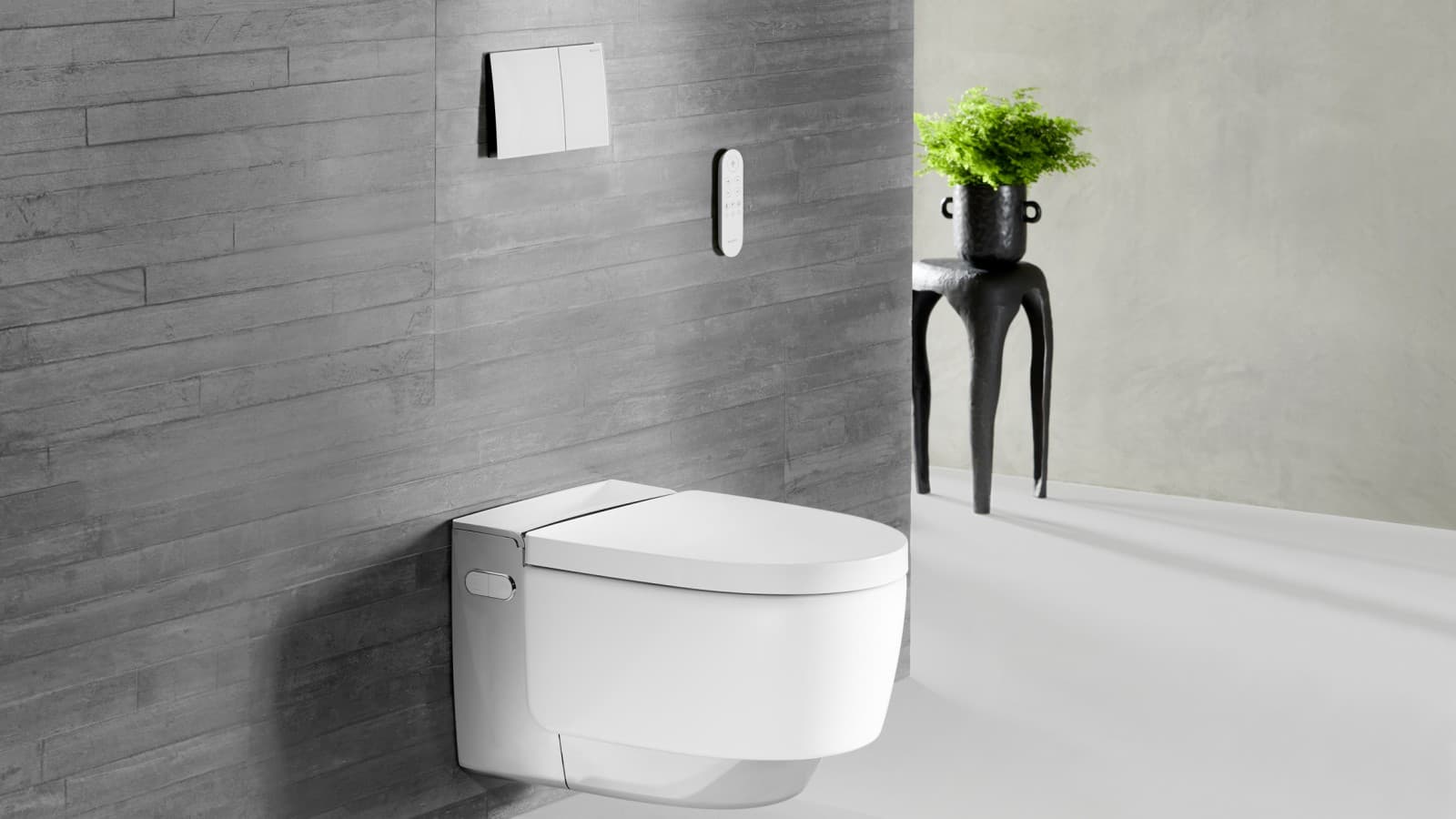 Geberit AquaClean Mera Comfort v chromovém provedení s dálkovým ovládáním Sigma70 Geberit AquaClean Mera Comfort v chromovém provedení s dálkovým ovládáním Sigma70