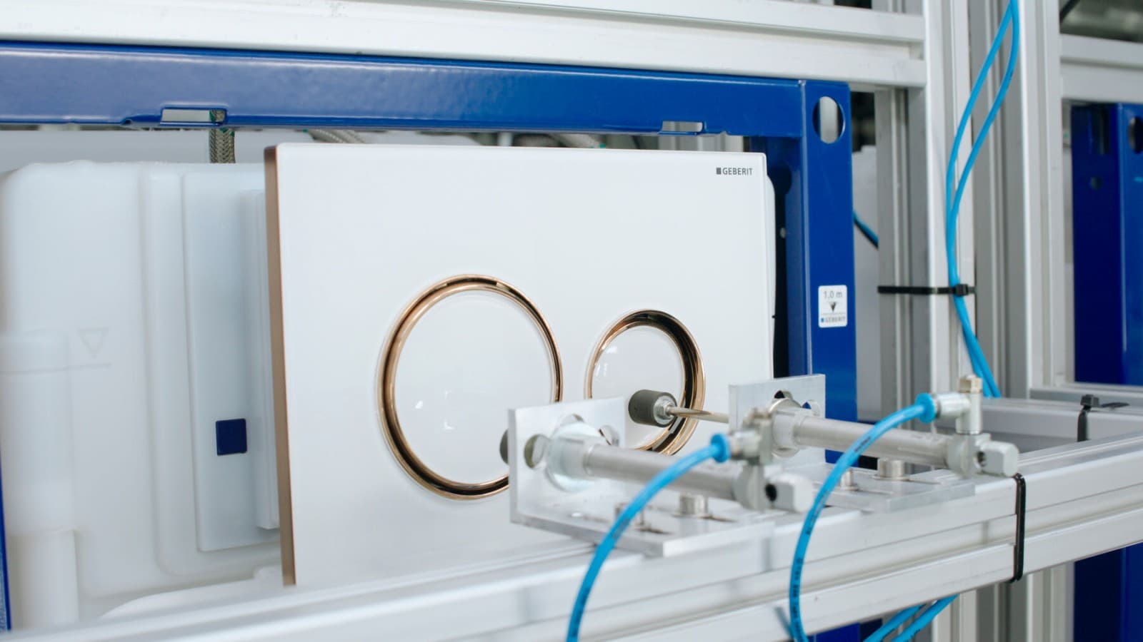 Test kvality ovládacího tlačítka pro splachování Sigma21 v systému WC Test kvality ovládacího tlačítka pro splachování Sigma21 v systému WC