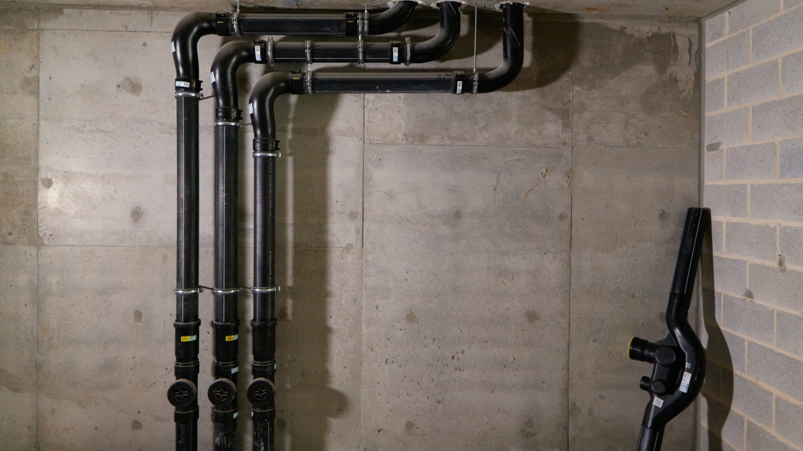 Díky odvodnění budovy pomocí systému SuperTube se výrazně zvětšil obytný prostor (© Michael Curwood & Adam Powell) Díky odvodnění budovy pomocí systému SuperTube se výrazně zvětšil obytný prostor (© Michael Curwood & Adam Powell)