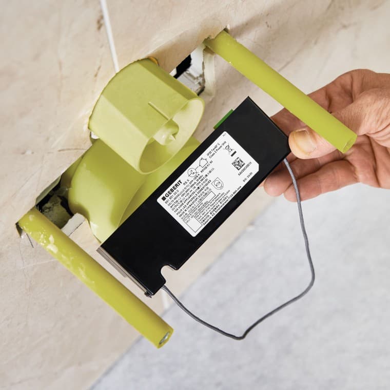 Plug-and-play: Napájecí jednotka je připojena sanitárním specialistou. Není vyžadována přítomnost elektrikáře. Plug-and-play: Napájecí jednotka je připojena sanitárním specialistou. Není vyžadována přítomnost elektrikáře.