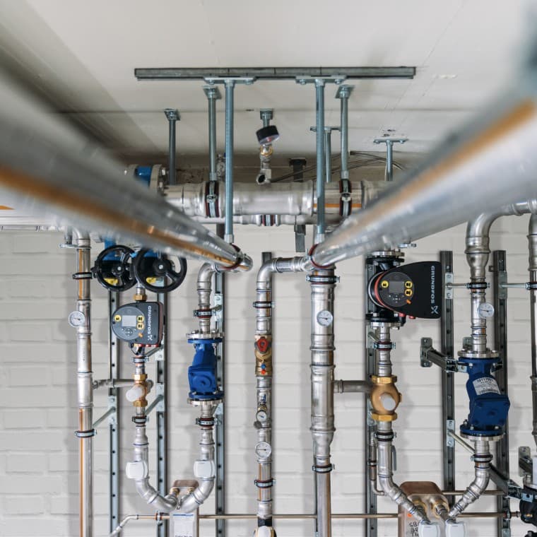 Geberit Mapress Therm nabízí spolehlivou ochranu proti vnější korozi v uzavřených chladicích nebo mrazicích okruzích s tvorbou kondenzátu Geberit Mapress Therm nabízí spolehlivou ochranu proti vnější korozi v uzavřených chladicích nebo mrazicích okruzích s tvorbou kondenzátu